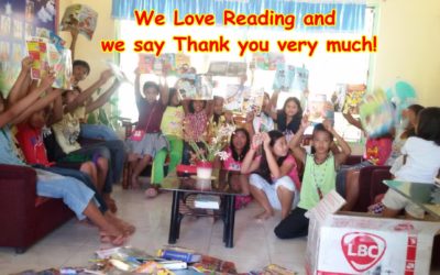 We are glad to see that the students from Philippines were smiling and happy to receive our books!